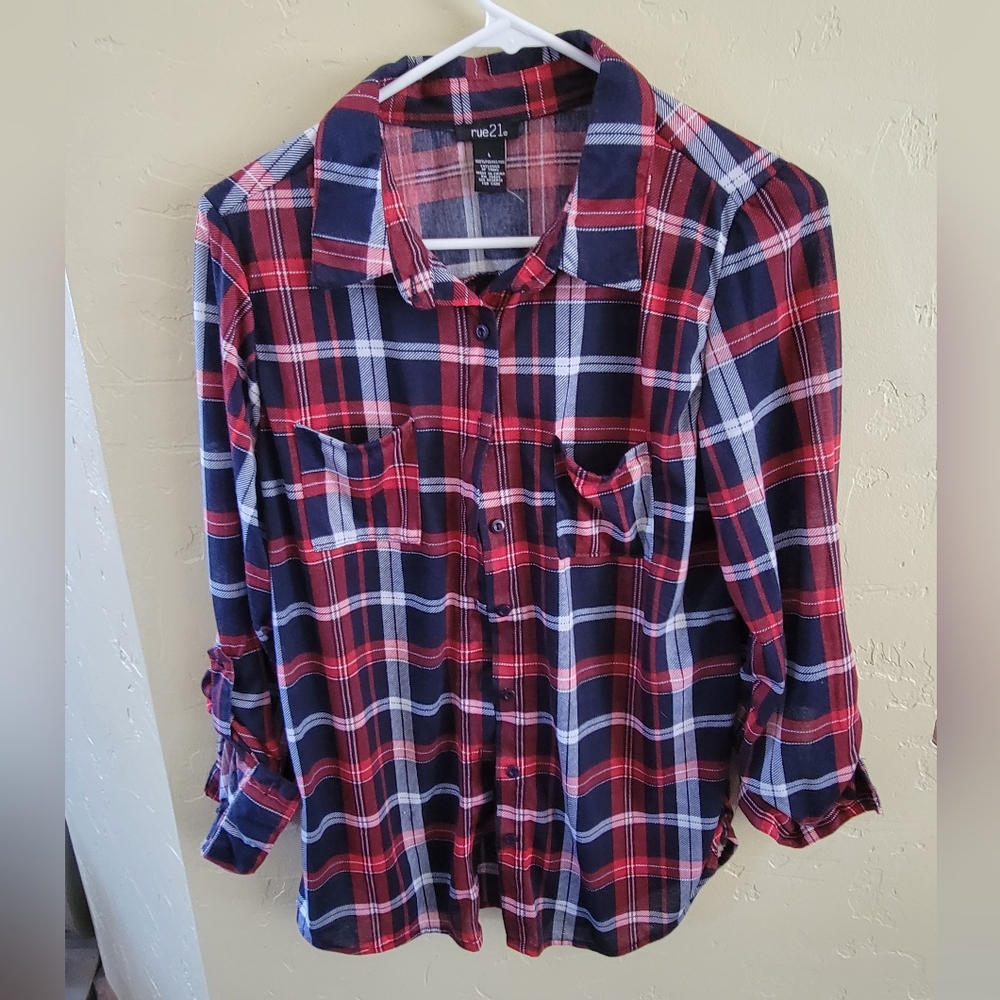 Rue 21 flannels size LG